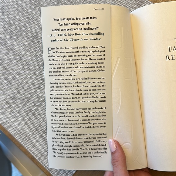 2/$15 - The Family Remains - Lisa Jewell - Picture 3 of 4